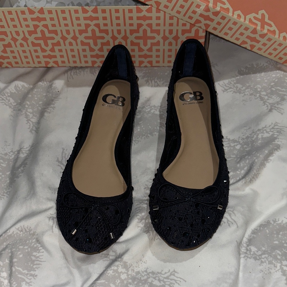 Gianni Bini Women's Navy Lace Ballet Flats